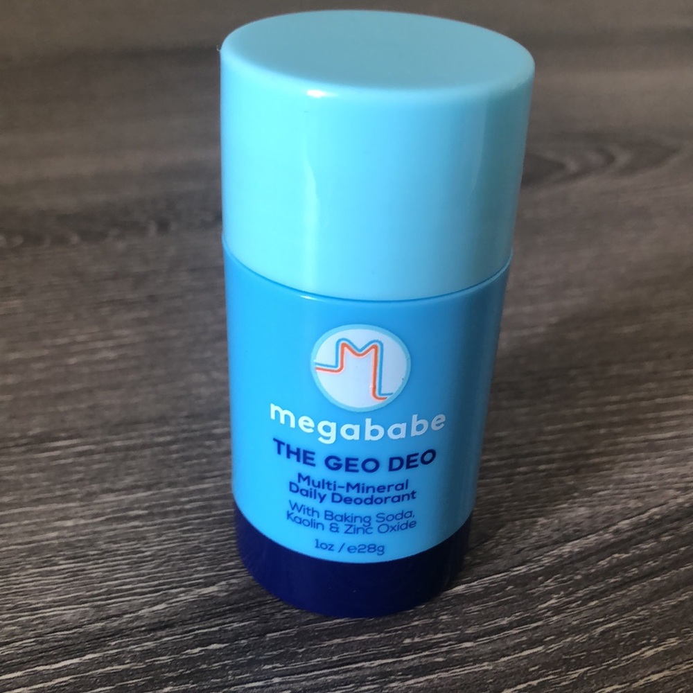 ❤️$5 NWT Megababe The Geo Deo Multi Mineral Daily Deodorant 1oz - Picture 2 of 5